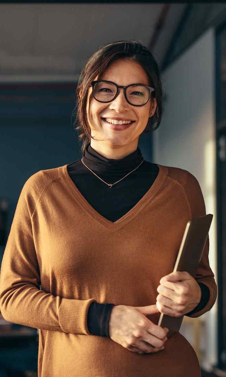 https://www.schwegler-rae.de/wp-content/uploads/2019/10/inner_team_01-720x1200.jpg