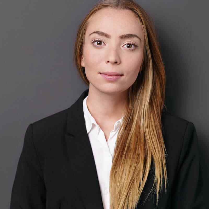 https://www.schwegler-rae.de/wp-content/uploads/2019/10/inner_team_03.jpg